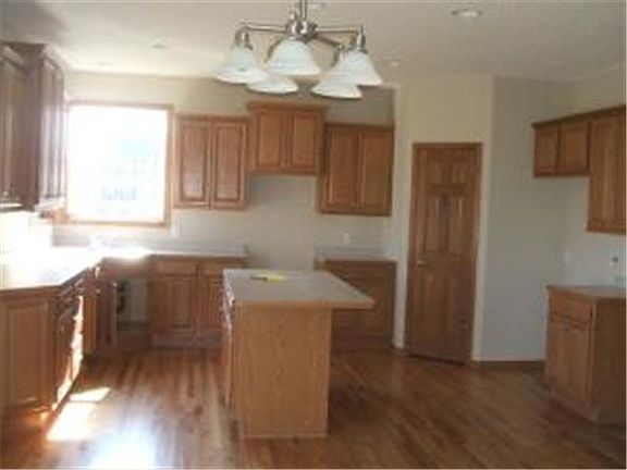 3rd image of 1121 Park Lane
