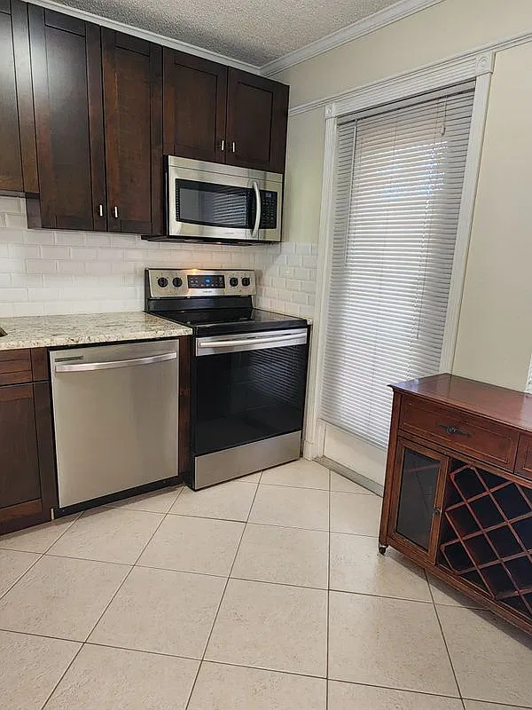 1 bed, 2.0 bath, 770 sqft, $1,750 — Photo 3