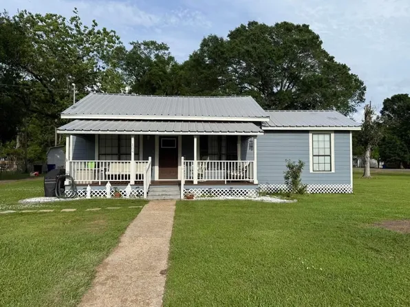 104 N 10th St, Kinder, LA 70648