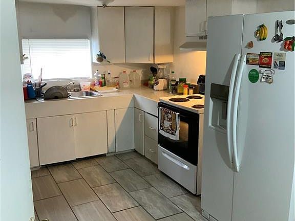5th image of 222 Park St