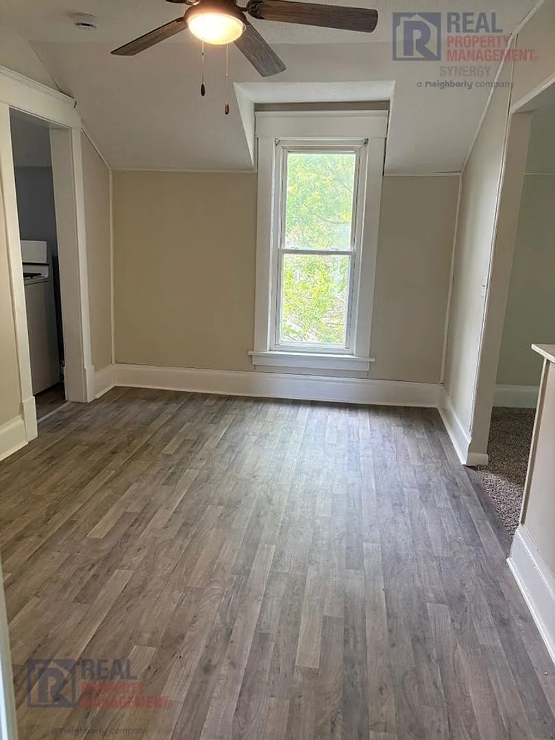 Coming Soon - Upper Level Duplex — Photo 4