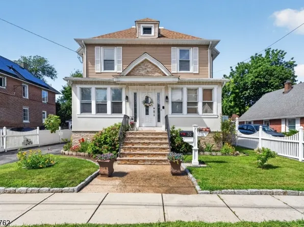 30 Elm St, Ridgefield Park Village, NJ 07660