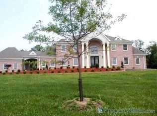 2 Freeman Ln, Whitehouse Station, NJ 08889