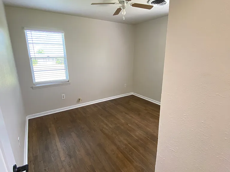 207 Marston Ave #B — Photo 14