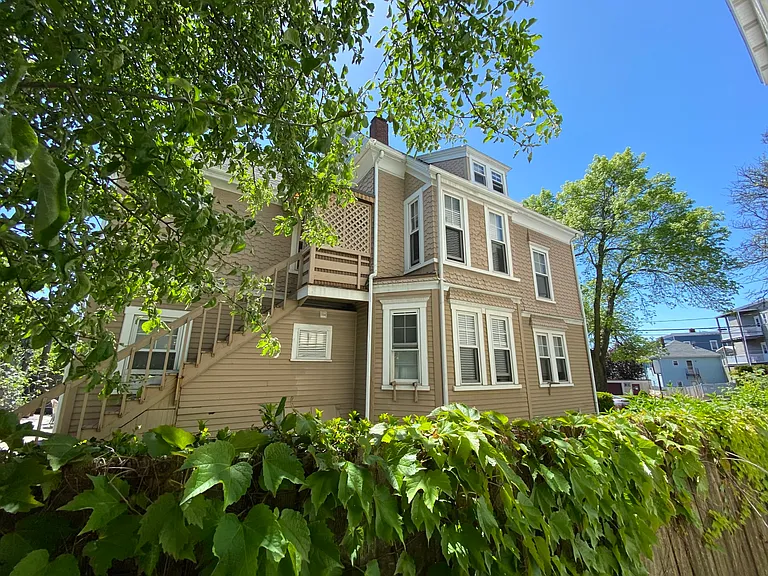 211 Holland St #2R — Photo 7