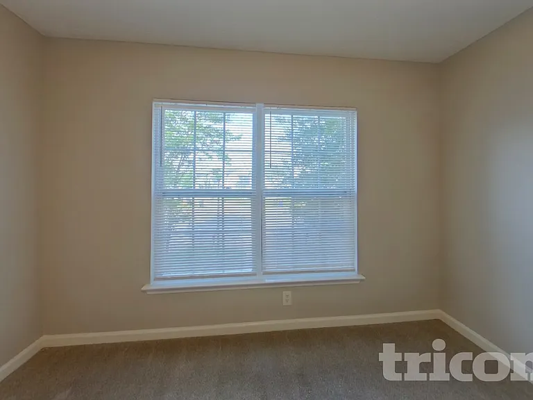 76 Springway Dr — Photo 7