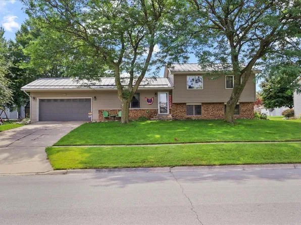 1212 2nd St NE, Oelwein, IA 50662