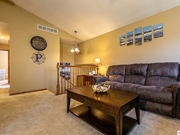 5th image of 475 7th Ave NW