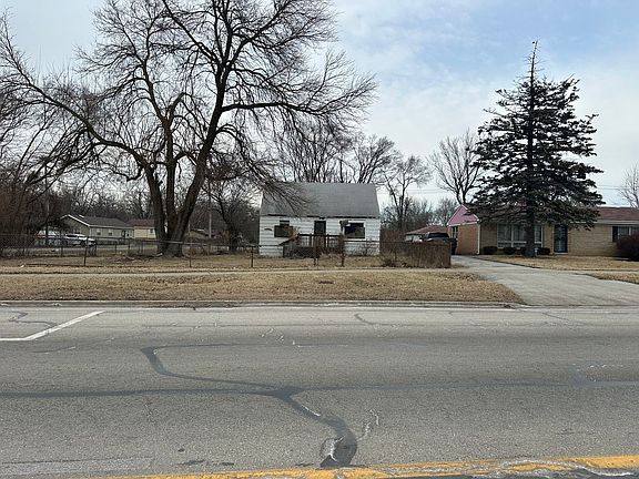 2nd image of 3744 W 137th St