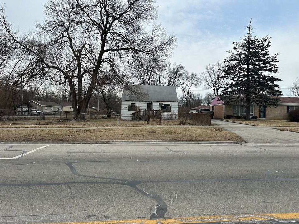 2nd image of 3744 W 137th St