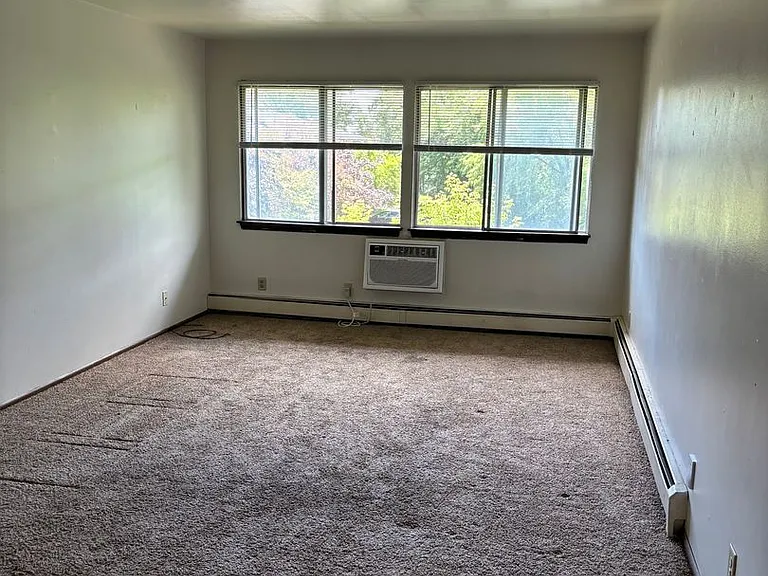 29 Alexander Ave — Photo 36