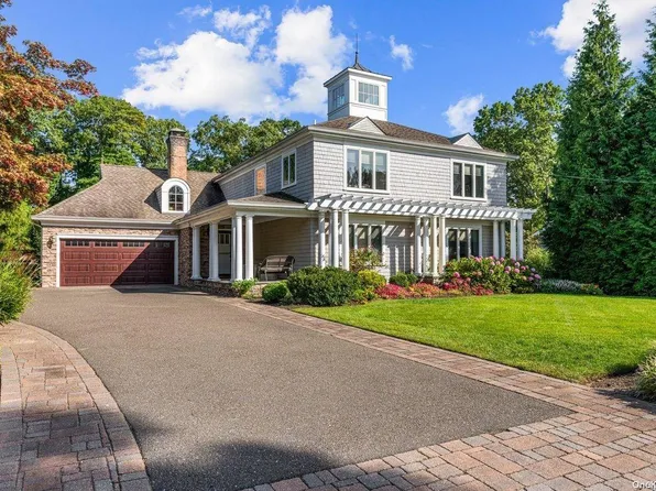 357 Ridgefield Road, Hauppauge, NY 11788