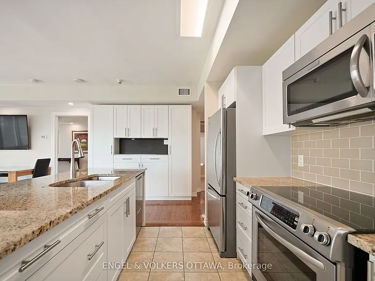 234 Rideau St #1112 — Photo 6