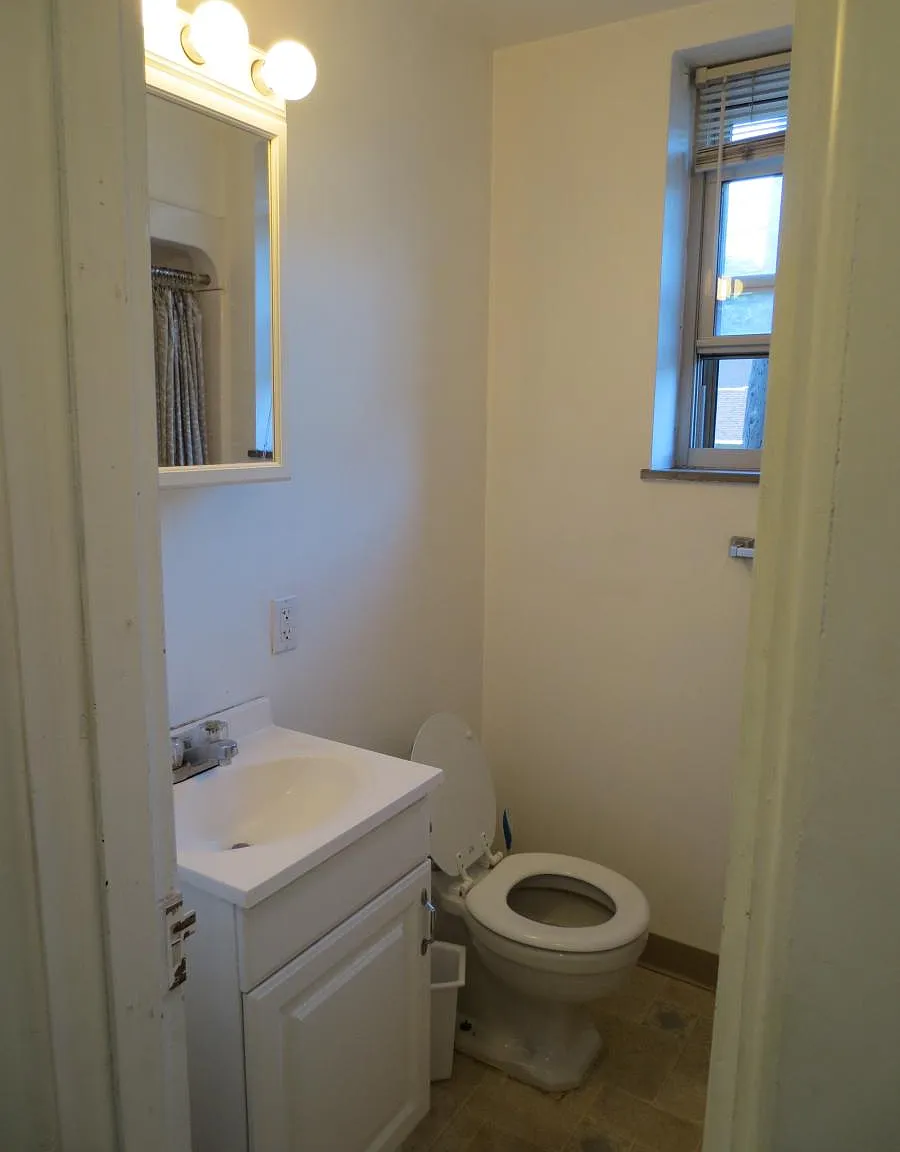 5712 Phillips Avenue — Photo 4
