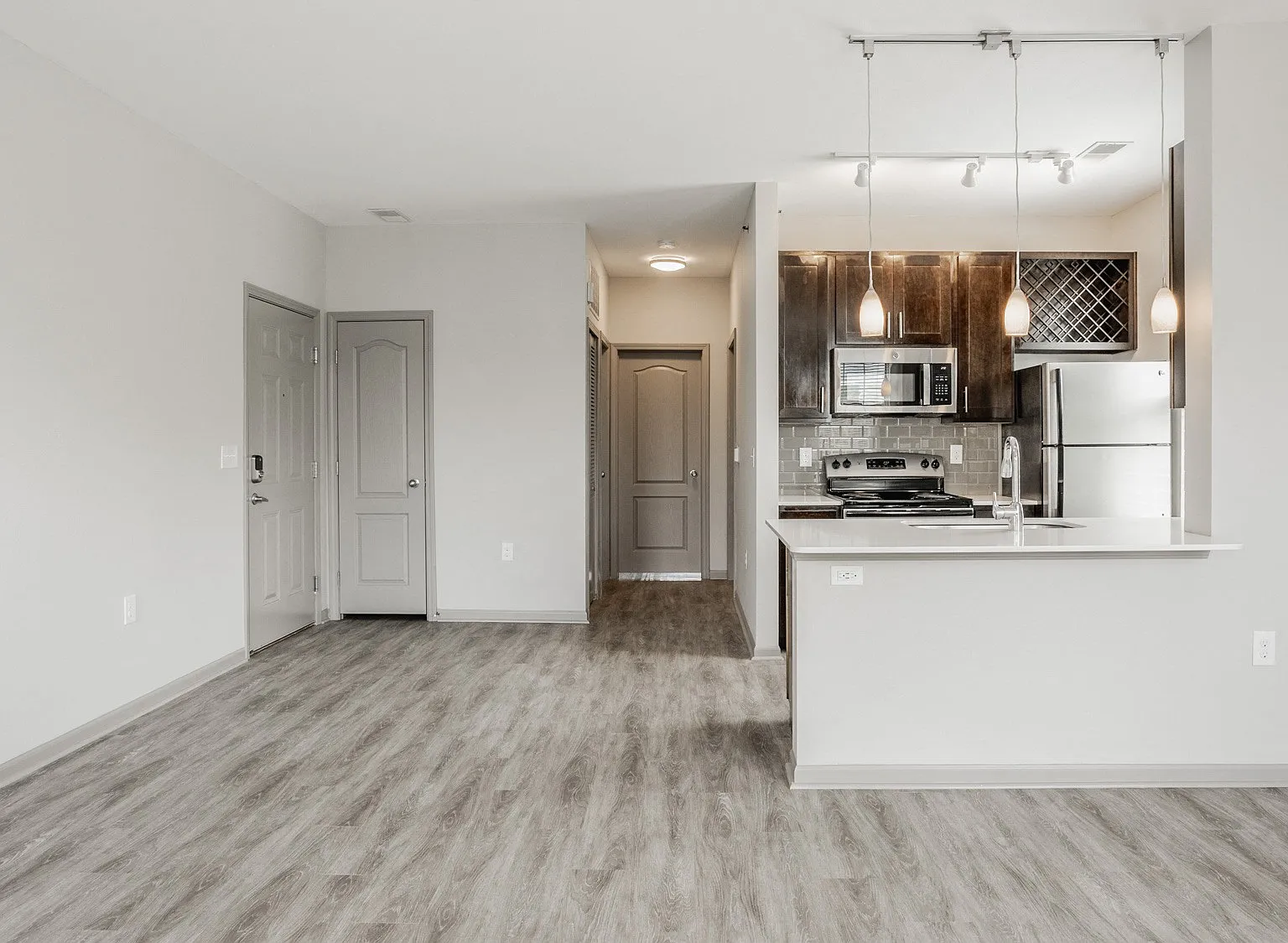 The Avenue at Polaris Apartments — Photo 2