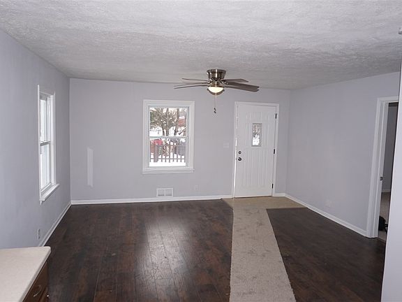 5th image of 7429 Rogers St