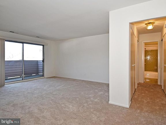 3rd image of 19415 Brassie Pl APT 203
