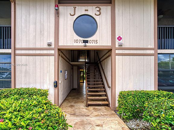 4th image of 10715 W Clairmont Cir #212