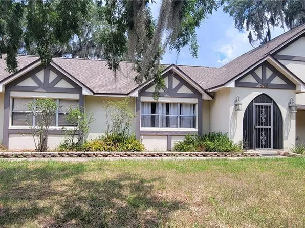 910 Winchester Ln, Valrico, FL 33594