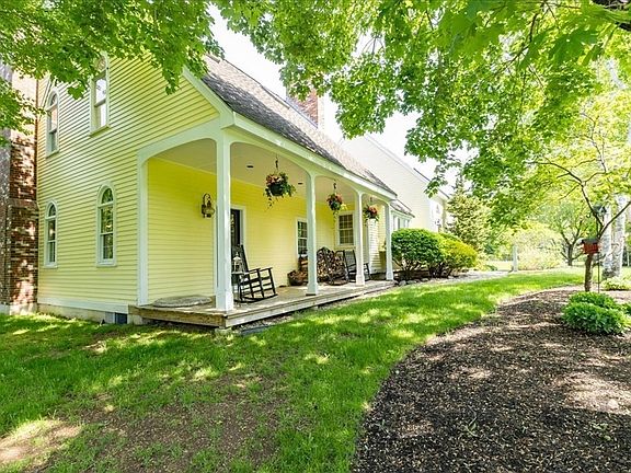 4th image of 8 Millbrook Ln