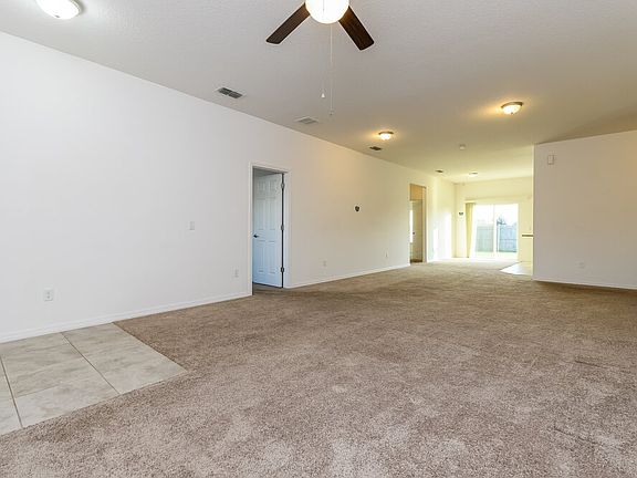 3rd image of 204 Genoa Ct