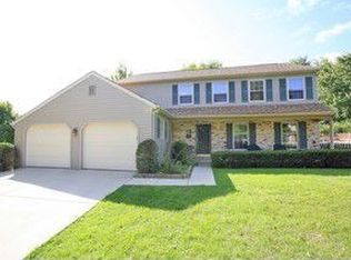104 Coventry Ct, Naperville, IL 60565