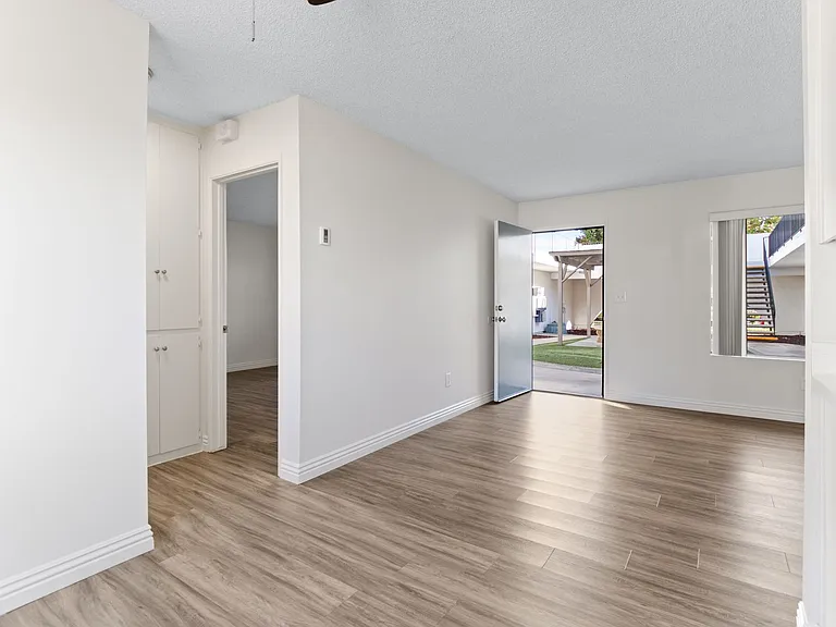 Twin Oaks Apartments — Photo 6