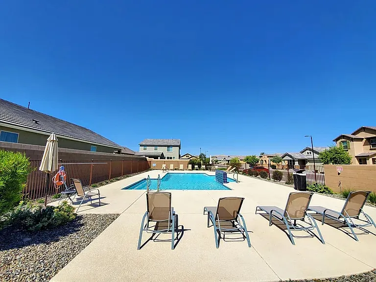 7905 S 25th Pl — Photo 32