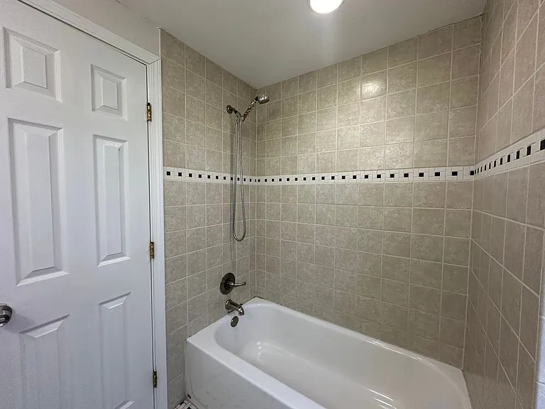 2108 Westchester Dr — Photo 25