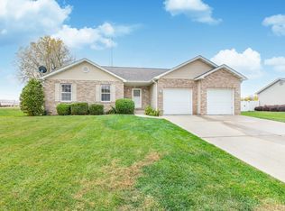 5802 Greenleaf Ave, Godfrey, IL 62035