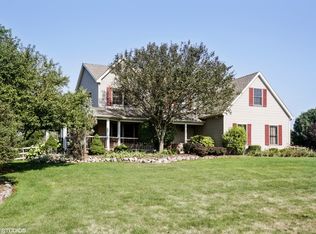 6N606 Somerset Dr, St Charles, IL 60175