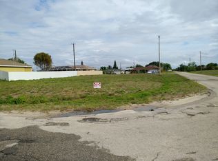 1402 NE 14th St, Cape Coral, FL 33909