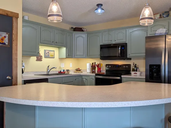 1130 N 35th St APT 8, Bismarck, ND 58501