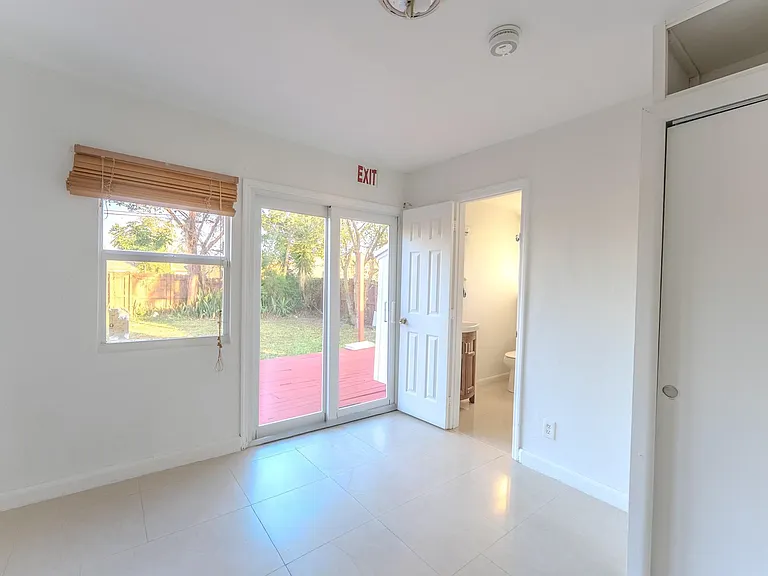 521 S 24th Ave — Photo 16