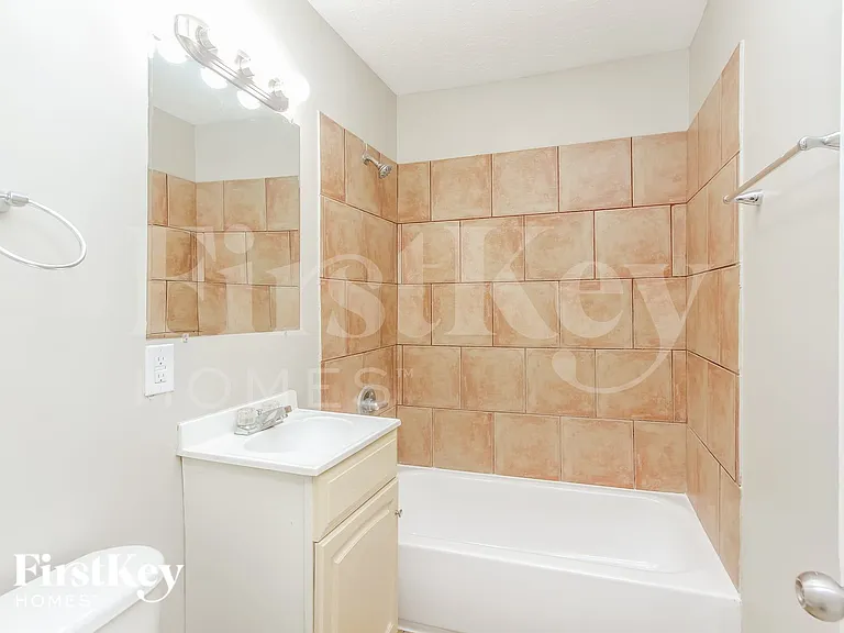 2337 Calhoun St — Photo 14