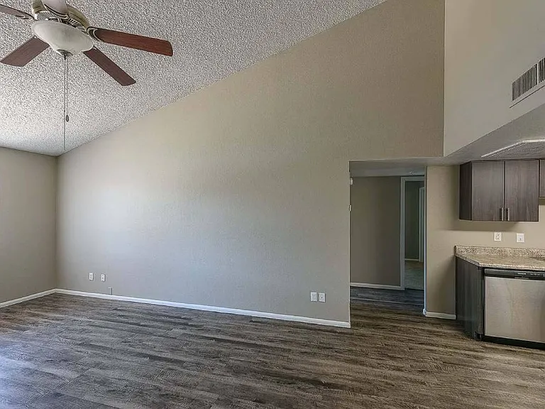 The Flats at Peoria — Photo 11