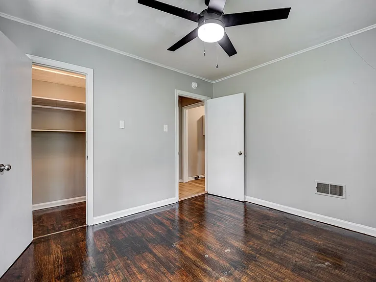 2823 Independence St — Photo 7