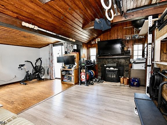 2nd image of 29 Ferris Ln