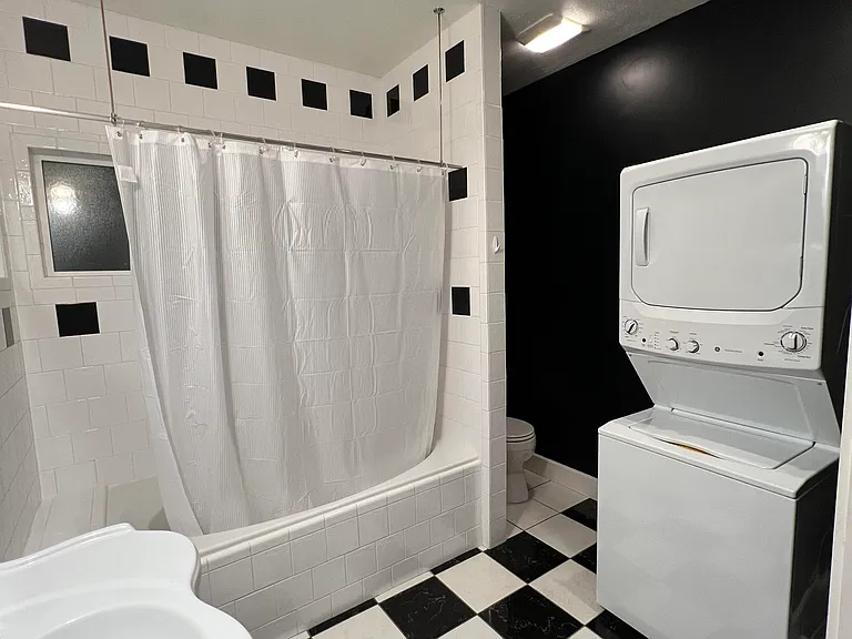 1702 W Main St #B — Photo 15