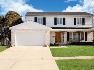 1725 N Stratford Rd, Arlington Heights, IL 60004