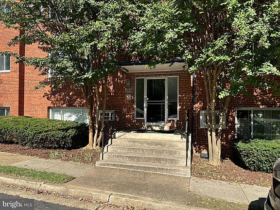3rd image of 2125 19th St N APT 7