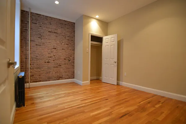 Rented by Hagstrom Management Inc | media 30