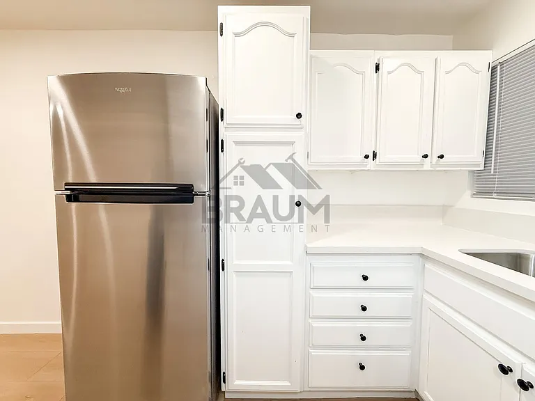 4636 LAUREL CANYON, LLC — Photo 9