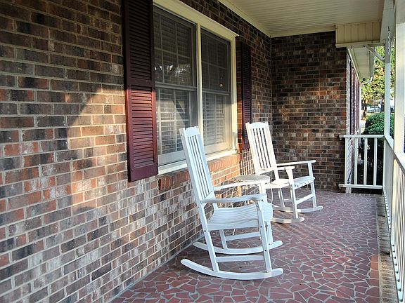3rd image of 4511 Rosemary Dr