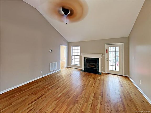 3rd image of 1483 Brookestone Dr