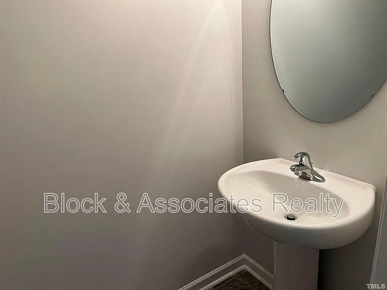 179 Maple Tree Ln — Photo 7