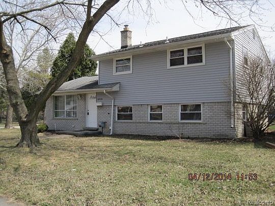 2nd image of 18332 Melvin St