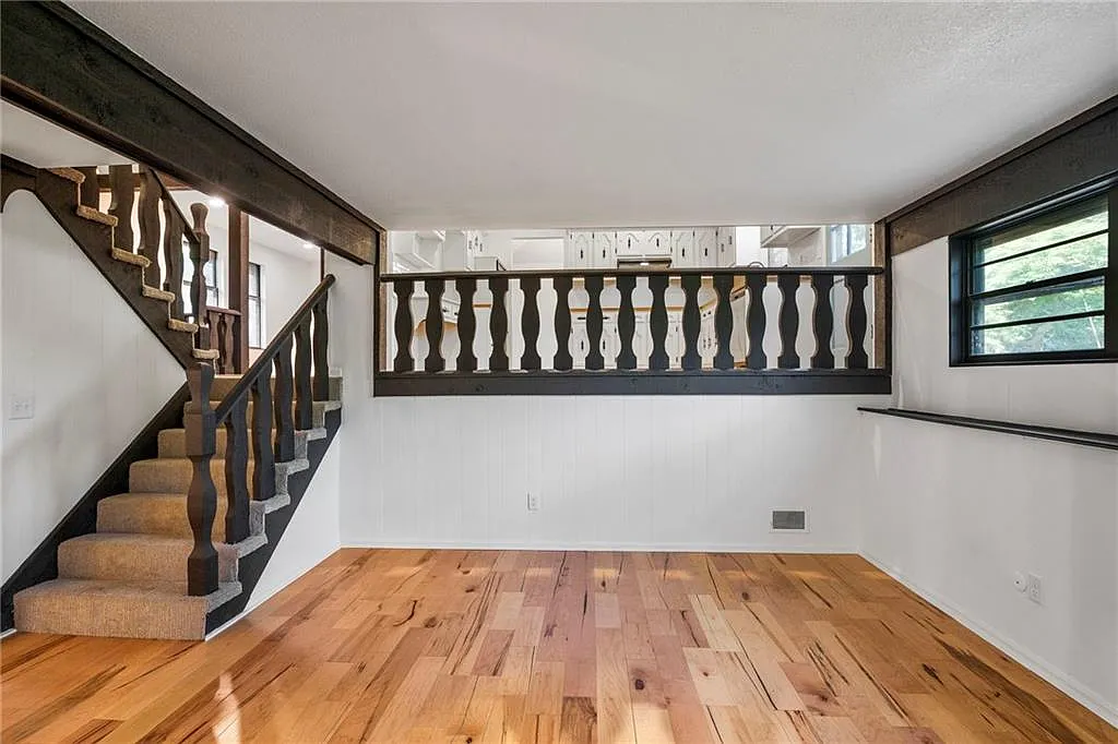4 bed, 2.5 bath, 1816 sqft, $2,400 — Photo 4