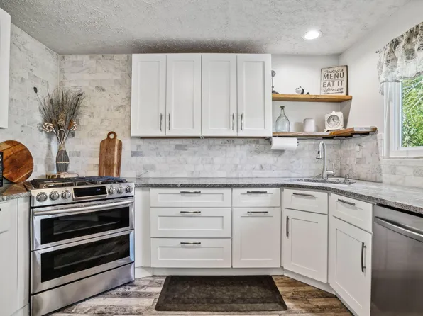 1327 Vauxhall Pl, Columbus, OH 43204