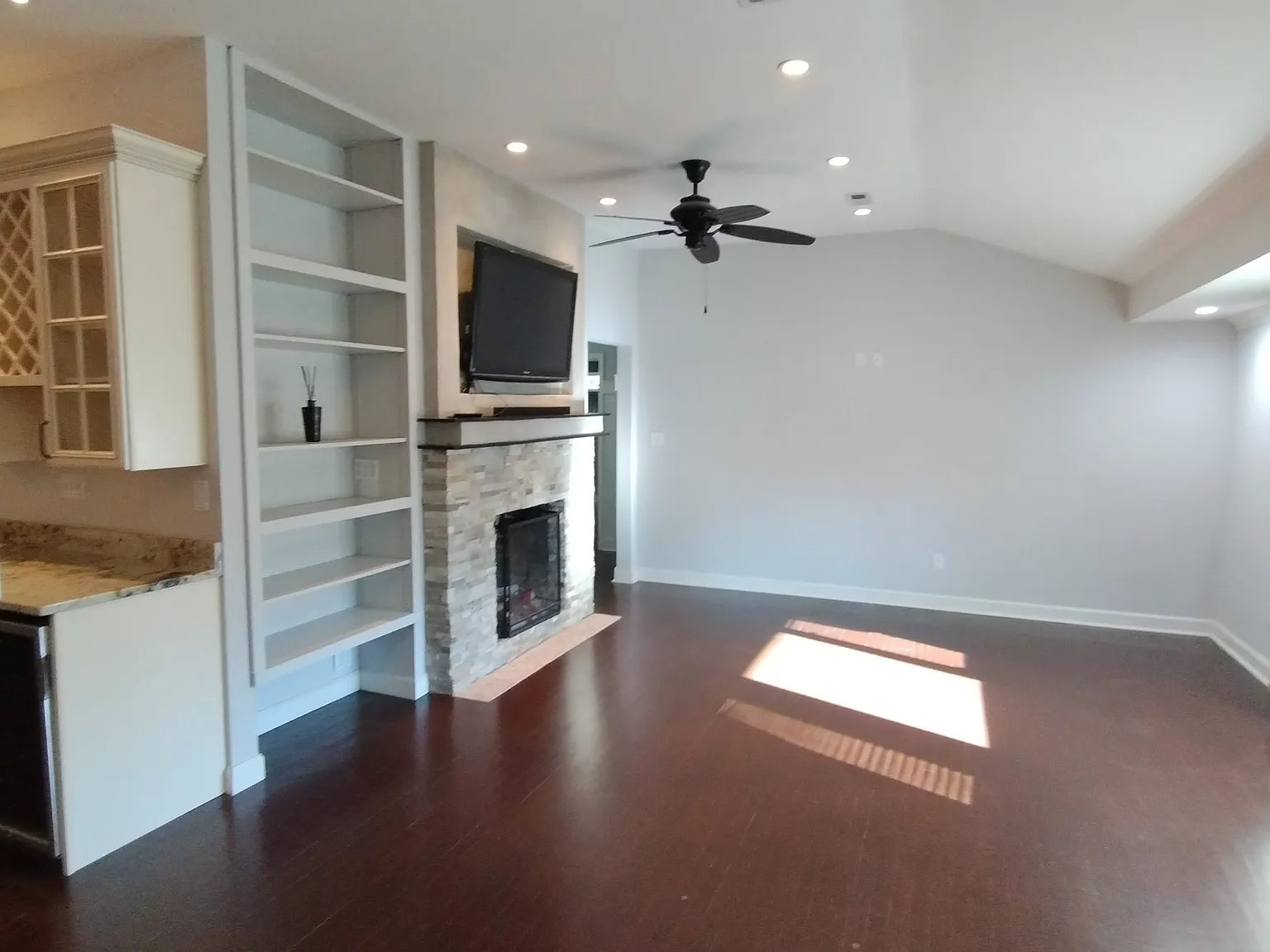 4 bed, 3.5 bath, 2129 sqft, $2,800 — Photo 4